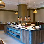 アマデウス 4*