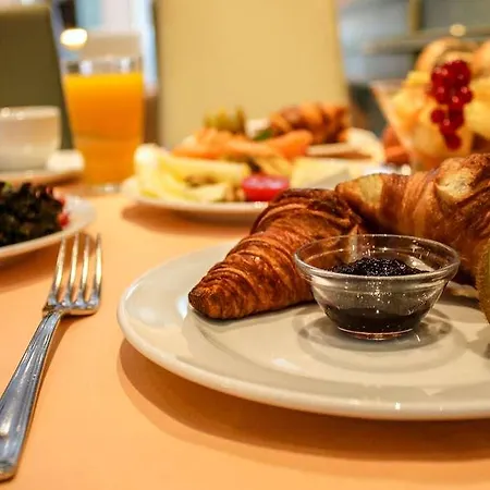 Hotell Amadeus Frankfurt 4*