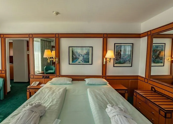 Amadeus Frankfurt Отель 4*