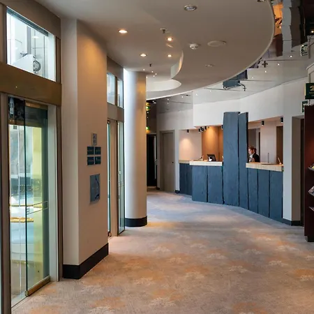 Amadeus Frankfurt 4*