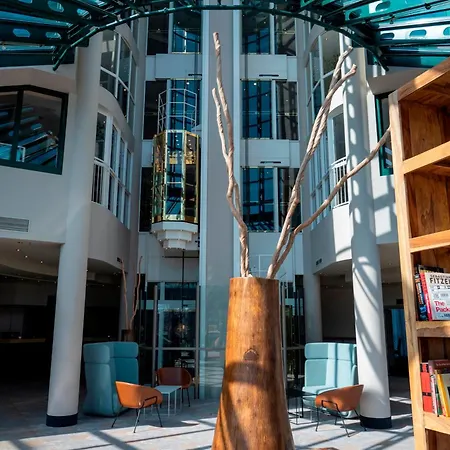 Amadeus Frankfurt Hotel 4*