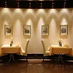 アマデウス 4*